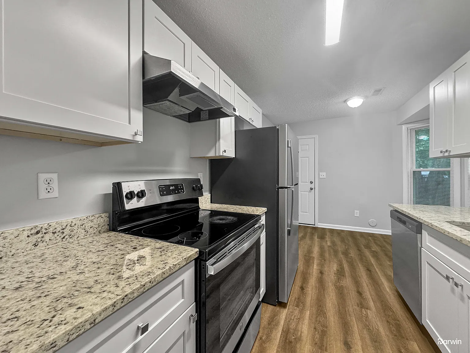3 bed, 2.5 bath, 1578 sqft, $1,820 — Photo 3