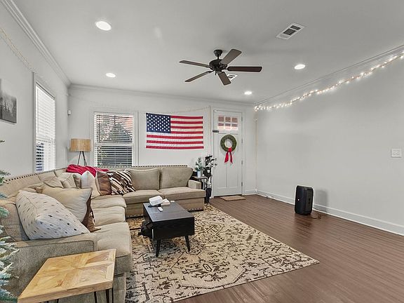 3rd image of 1524 1st Ave APT A