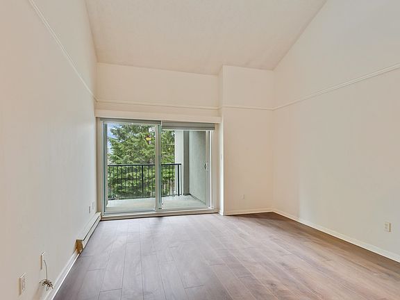 3rd image of 836 12th St #202