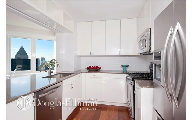 Rented by Douglas Elliman | media 32