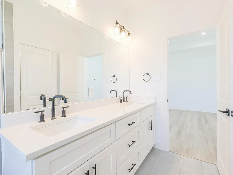 8315 Brecha Ln — Photo 29