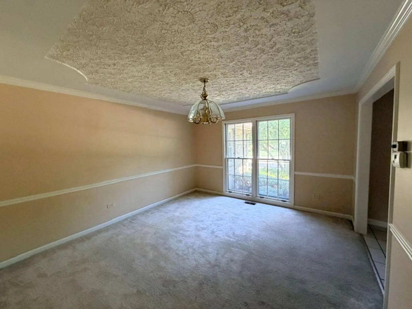 Elegant & Spacious Single Family Home. — Photo 3