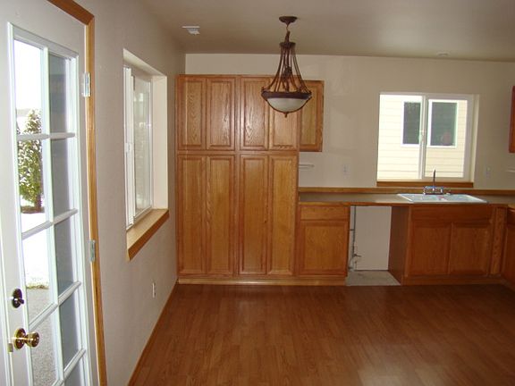 4th image of 722 Darwins Way