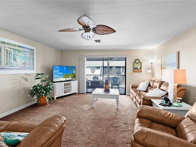 1203 SW 48th Ter #201 — Photo 16