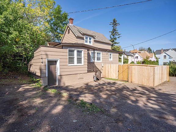 3rd image of 619 N 6th Ave E