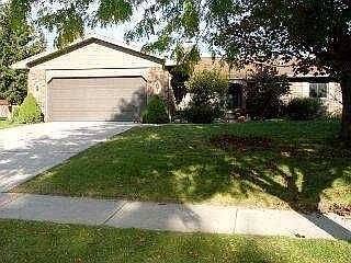 1st image of 34 Applewood Dr
