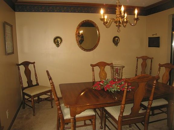 4th image of 3056 Sullivan St