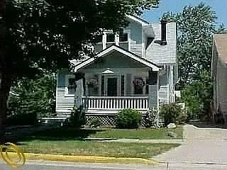 394 Fielding St photo 1