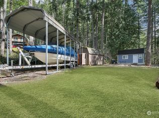 20 N Bingham Pl, Hoodsport, WA 98548