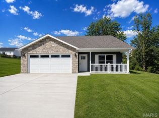 427 Cloverleaf Dr, Washington, MO 63090