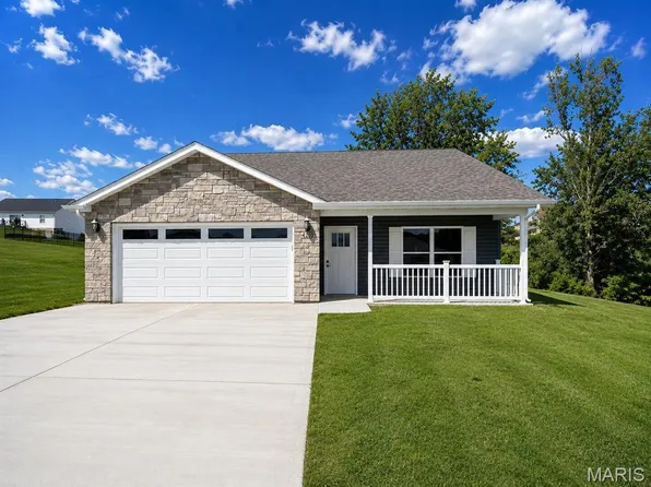 427 Cloverleaf Dr, Washington, MO 63090