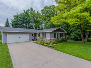 208 Hayes St, Kaukauna, WI 54130