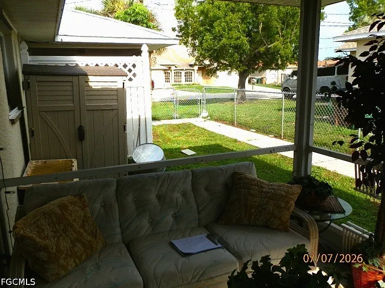 2410 NE 6th St — Photo 23