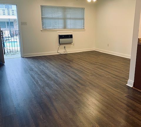 3rd image of 1402 Saint Andrew St #201