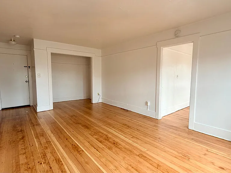 561 Aloha St — Photo 4