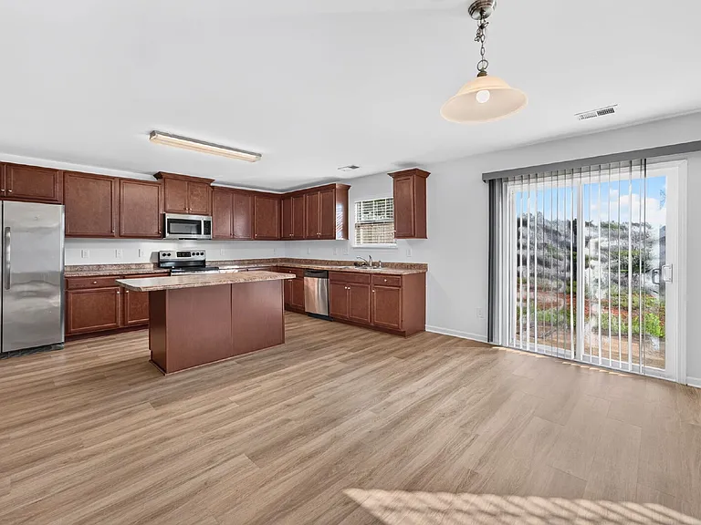 2472 Melfield Dr — Photo 3