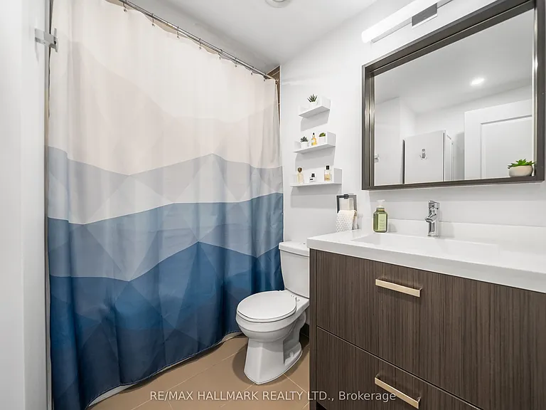 560 Front St W #1105 — Photo 25