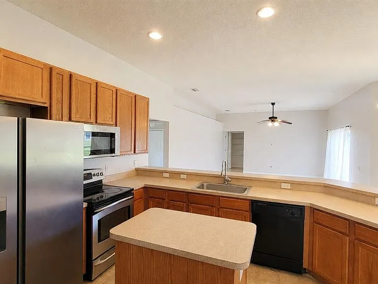 1607 Avondale Ridge Dr — Photo 7