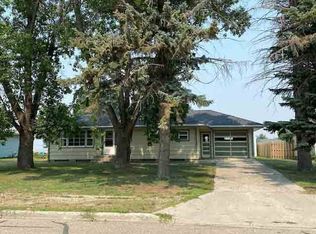 113 1st St, Cando, ND 58324