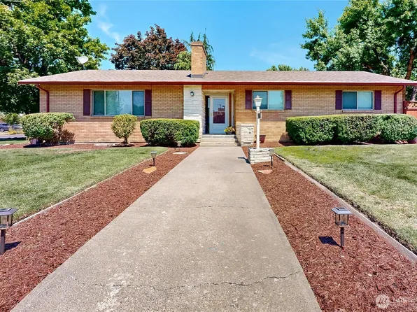 301 NE A Street #1,2,3, College Place, WA 99324