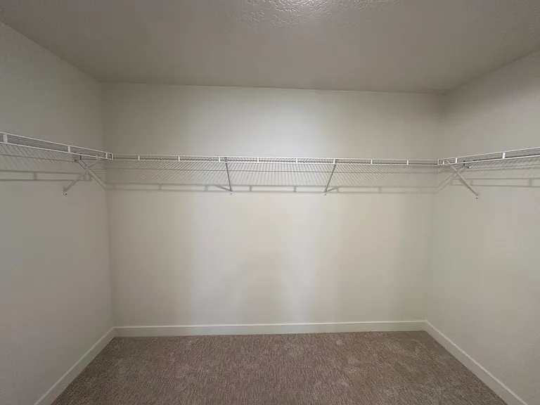 Skyline Peaks Apartments — Photo 11