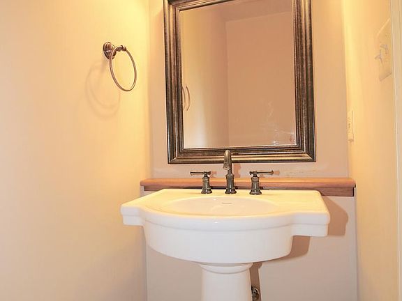 4th image of 12118 Presidio Way