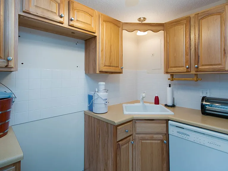 430 Vattier St — Photo 12