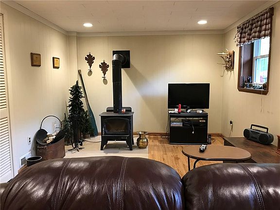 4th image of 213 Shelhamer Cir