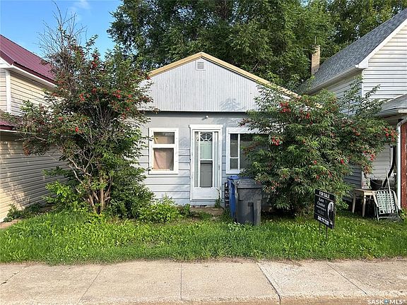 2nd image of 101B 1st AVENUE W