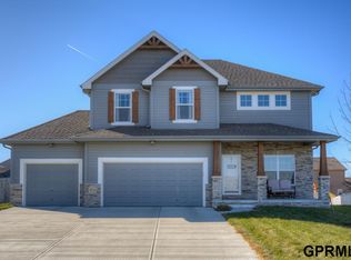 5714 N 152nd St, Omaha, NE 68116