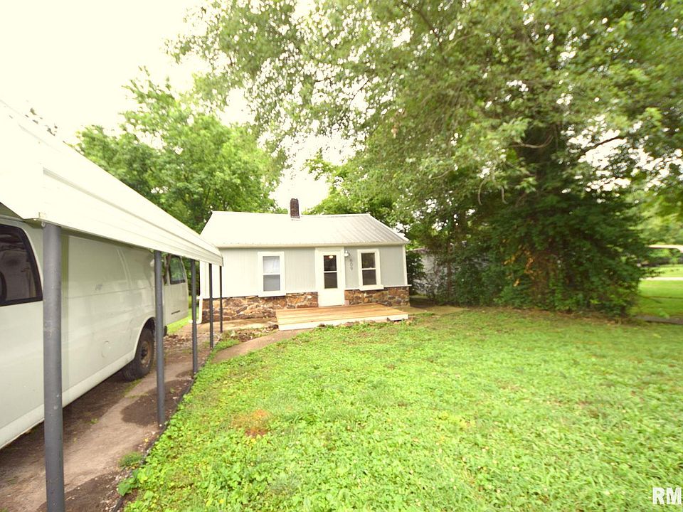 1st image of 609 W Main St