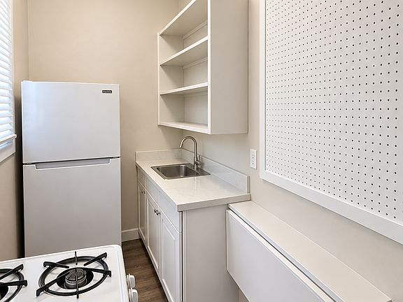 3rd image of 529 N Nevada Ave APT 7