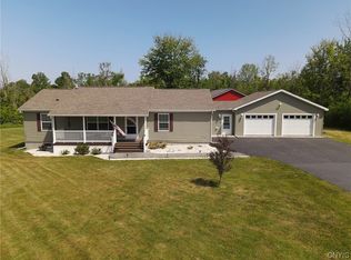 724 Middle Rd, Oswego, NY 13126