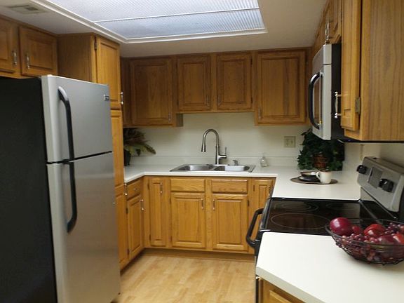 4th image of 6565 N Green Bay Ave Unit 209