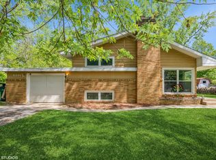 880 Marcella Rd, Merrillville, IN 46410