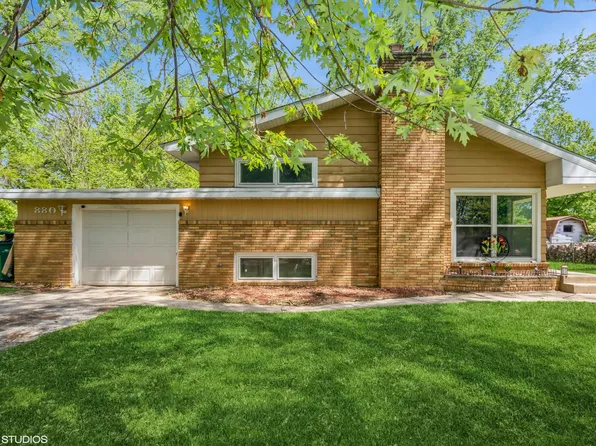 880 Marcella Rd, Merrillville, IN 46410