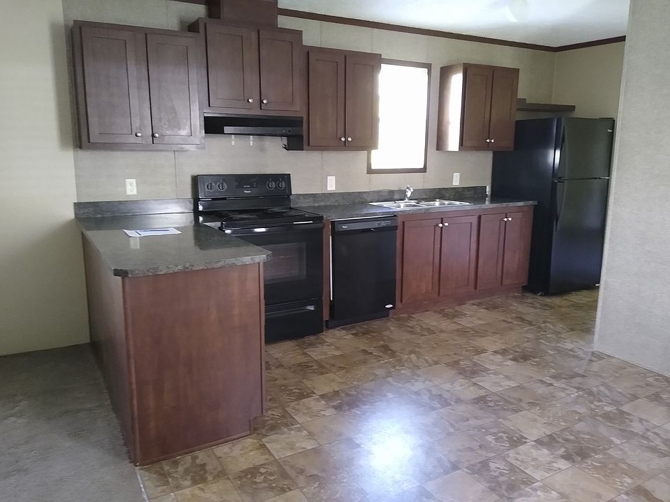 2nd image of 425 Richmond Rd
