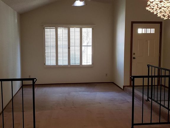 20180710_135452 UTE LIVING ROOM