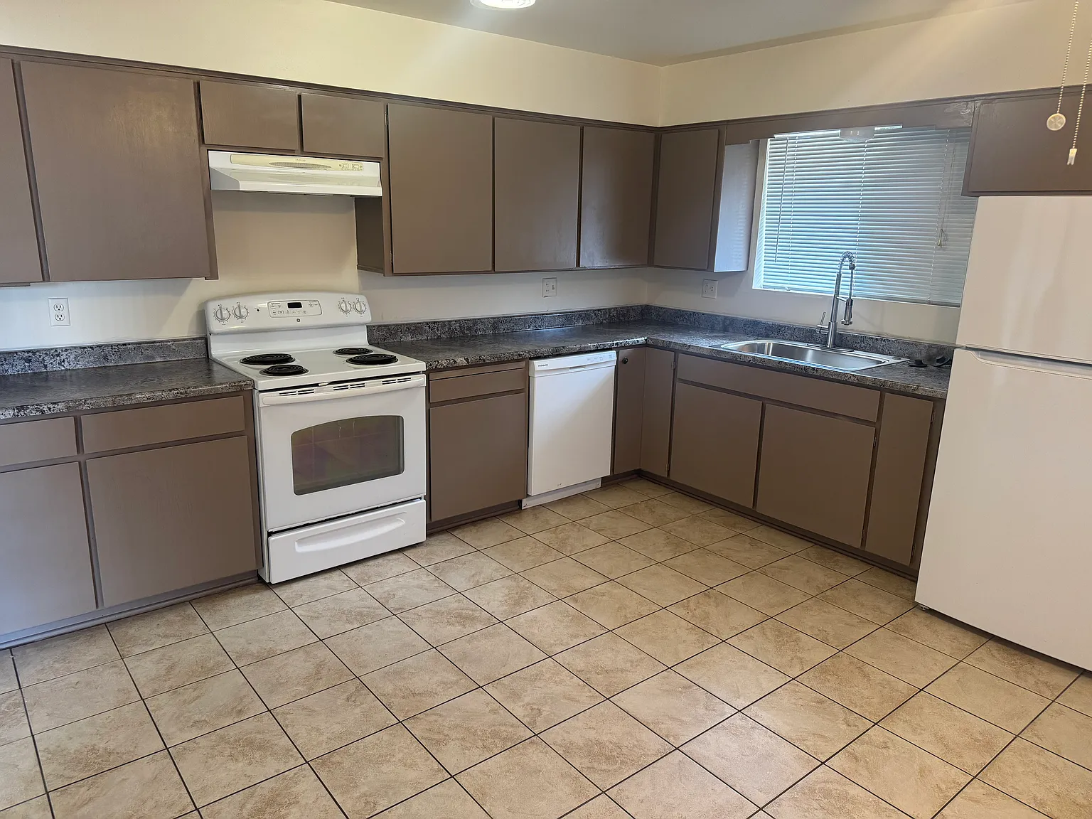 2 bed, 1167 sqft, $1,625 — Photo 3