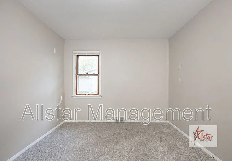 8958 Woodridge Ln — Photo 13