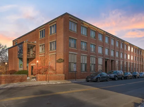 128 Warren St APT 12, Lowell, MA 01852