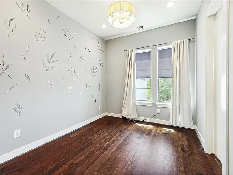 1703 Weber St — Photo 27