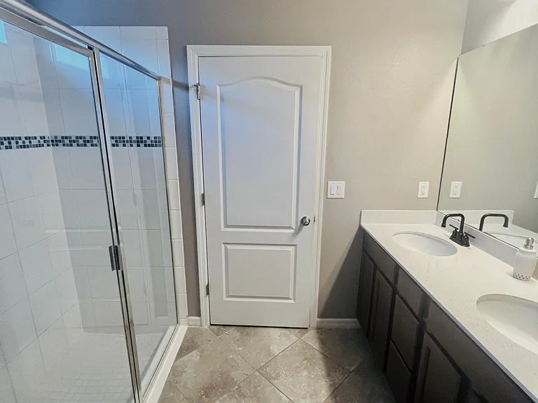 11321 Leland Groves Dr — Photo 34
