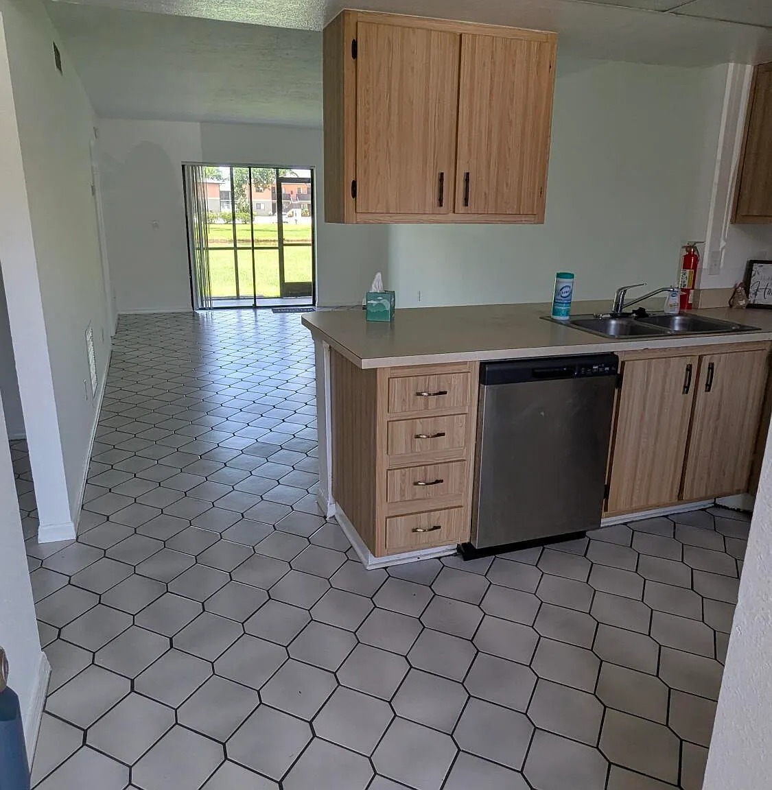 2 bed, 2.0 bath, 864 sqft, $1,450 — Photo 2