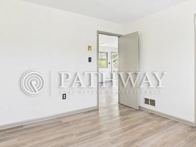 22199 Energy Hwy #2 — Photo 8