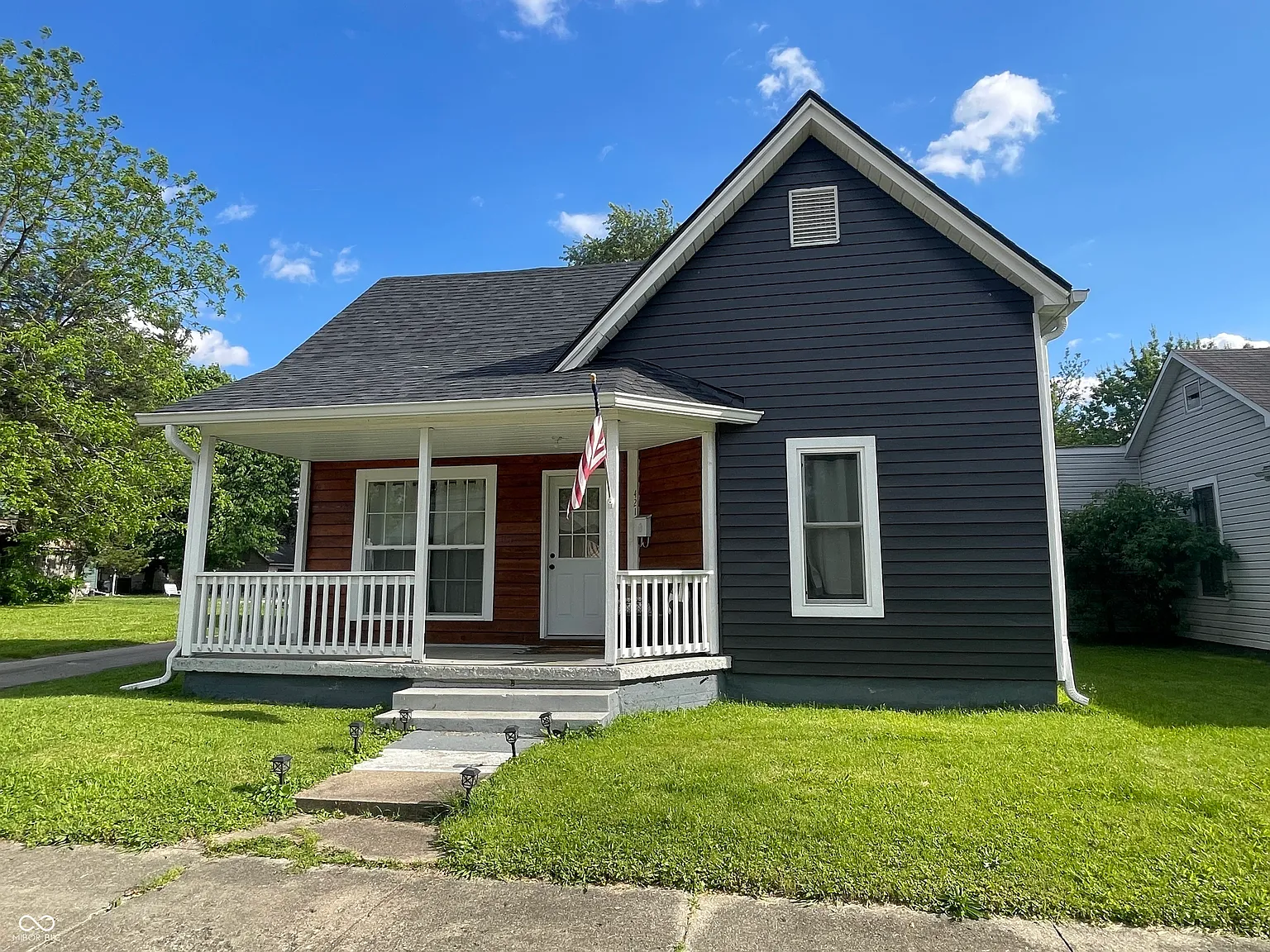 421 W Hendricks St photo 1