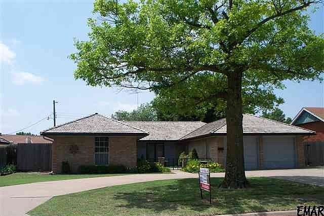 1st image of 2209 Indian Dr