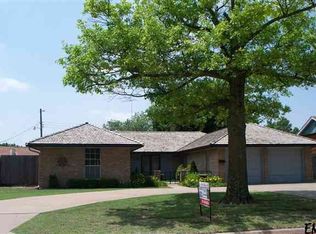 2209 Indian Dr, Enid, OK 73703