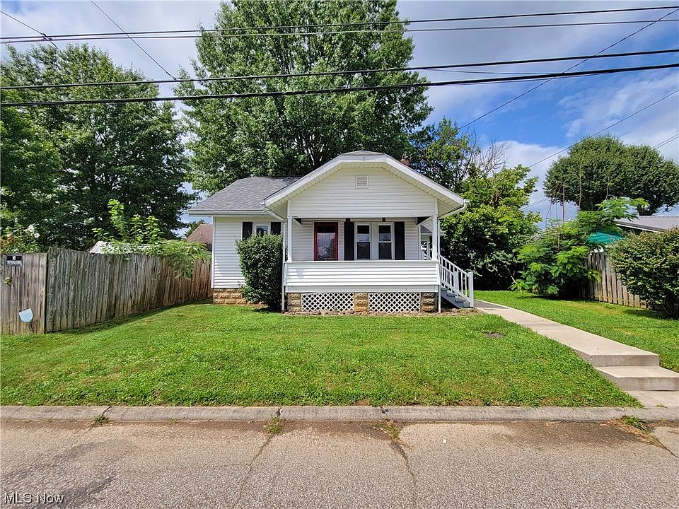 1st image of 841 Maple St