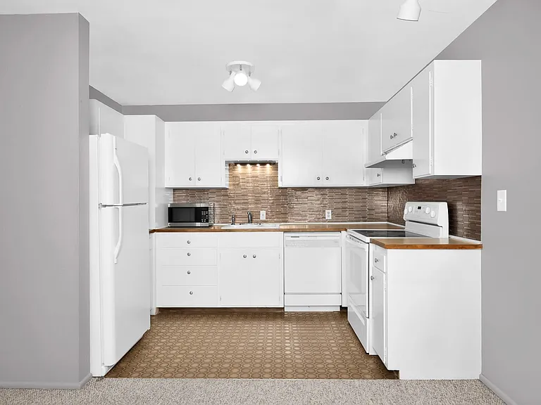 942 100th Ave NE #231 — Photo 11